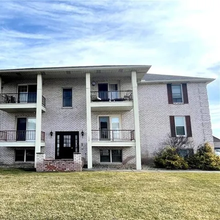 Buy this 2 bed condo on 973 Pearson Circle in McKays Corners, Mahoning County