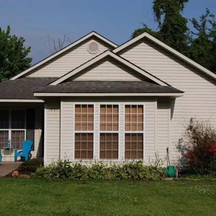 Buy this 3 bed house on 281 Arthur Street in Ashcroft Addition, Poplar Bluff