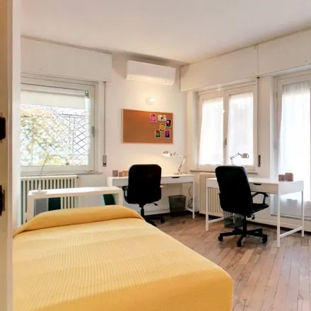 Rent this 6 bed room on Via Vallazze in 99, 20131 Milan MI