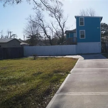 Rent this 2 bed house on 4572 Nevada Street in Dickinson, TX 77539