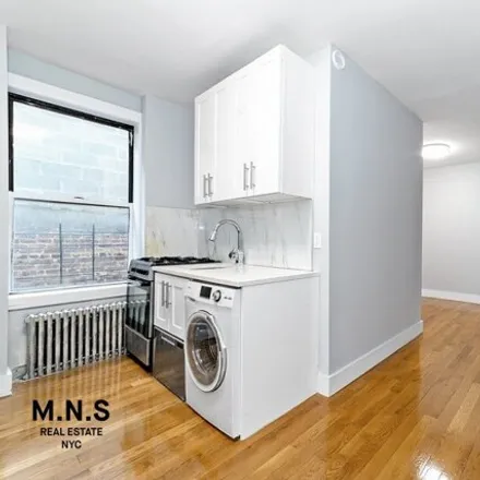 Image 2 - 235 East 117th Street, New York, NY 10035, USA - House for rent