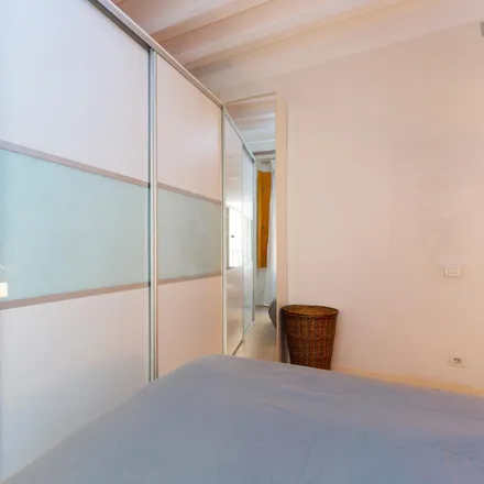 Image 3 - Carrer d'en Rull, 5, 08002 Barcelona, Spain - Apartment for rent