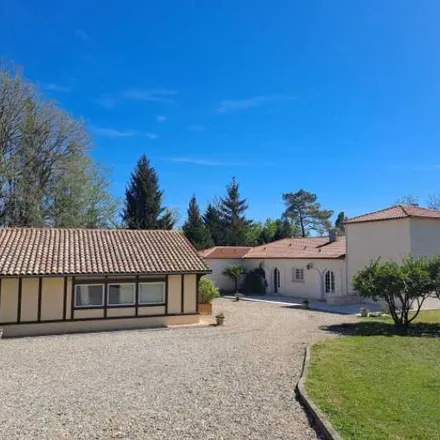 Buy this 8 bed house on 47600 Nérac