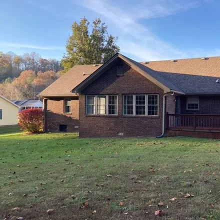 Image 4 - 302 Segal Wesley Avenue, Liberty, KY 42539, USA - House for sale