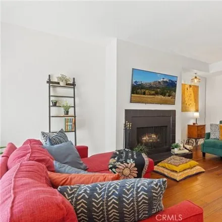 Image 4 - 6413 Dix Street, Los Angeles, CA 90068, USA - Townhouse for sale
