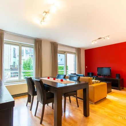 Rent this 2 bed apartment on Chaussée Saint-Pierre - Sint-Pieterssteenweg 123 in 1040 Etterbeek, Belgium
