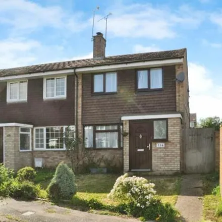 Buy this 3 bed house on Linnet Drive in Chelmsford, CM2 8AL