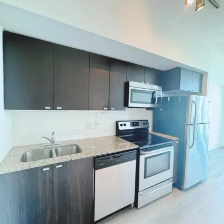 Image 7 - NXT 2, 105 The Queensway, Old Toronto, ON M6S 5B5, Canada - Apartment for rent