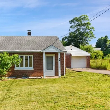 Buy this 2 bed house on 4 Lakeview Ter in Branford, Connecticut