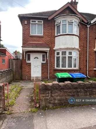 Rent this 3 bed house on Lodge Primary School in Oak Lane, West Bromwich