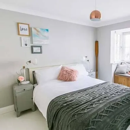 Rent this 2 bed duplex on Ventnor in PO38 1SD, United Kingdom