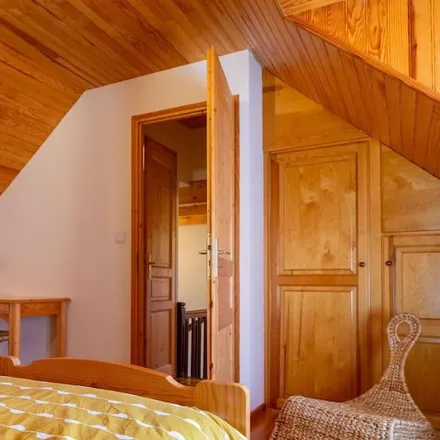 Rent this 2 bed house on Avenue du Lot in 48500 La Canourgue, France