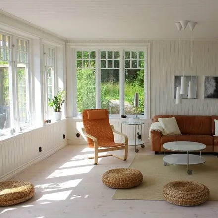 Rent this 4 bed house on 269 36 Båstad