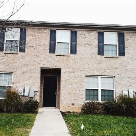 Rent this 3 bed townhouse on 3828 Pinecrest Way in Lexington, KY 40514