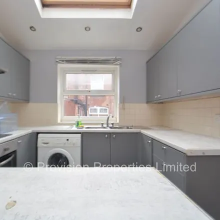 Image 4 - Mayville Street, Leeds, LS6 1ND, United Kingdom - Townhouse for rent