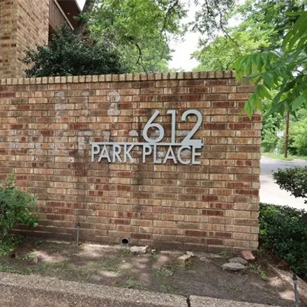 Image 3 - 612 Park Place, Austin, TX 78705, USA - Condo for rent