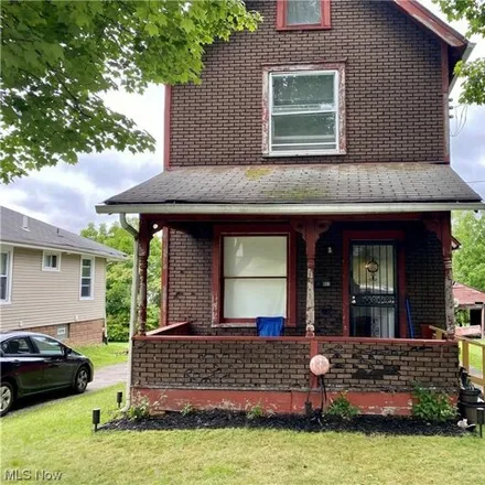 Buy this 2 bed house on 944 Dean Avenue in McGuffey Heights, Youngstown