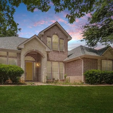 Buy this 4 bed house on 420 Kingswood Drive in Burleson, TX 76028