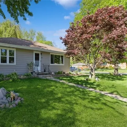 Image 2 - 4020 39th Street, Des Moines, IA 50310, USA - House for sale