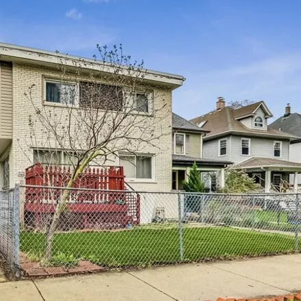 Buy this 3 bed house on 1528 West Estes Avenue in Chicago, IL 60645