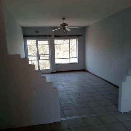 Image 4 - Cranbourne Avenue, Western Extension, Benoni, 1500, South Africa - Apartment for rent
