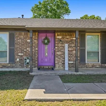 Buy this 3 bed house on 981 Prestwick Street in Bedford, TX 76022