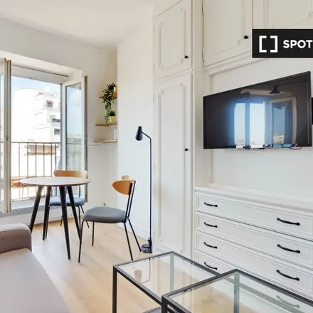 Image 2 - 69 Rue de Douai, 75009 Paris, France - Apartment for rent