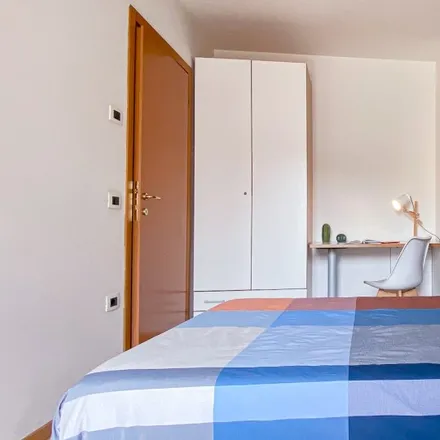Rent this 3 bed room on Scuola dell'infanzia "Giovanni Battista Zanella" in Via Tommaso Gar, 1