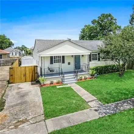 Image 2 - 5311 Wickfield Drive, New Orleans, LA 70122, USA - House for sale