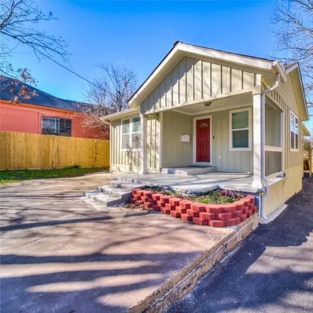 Buy this 3 bed house on 503 North Patton Avenue in Dallas, TX 75203