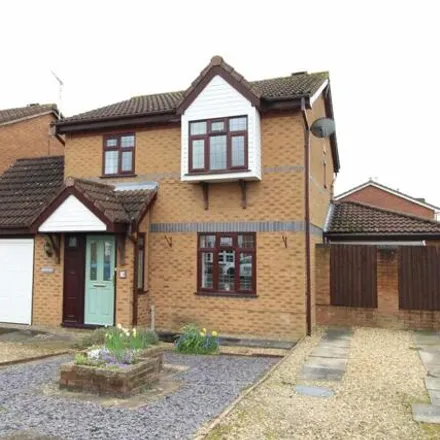 Buy this 3 bed house on Tedder Close in Lutterworth, LE17 4YT