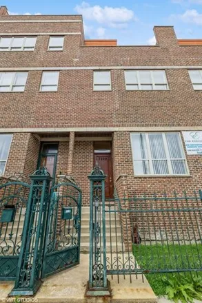 Rent this 3 bed house on unnamed road in Chicago, IL 60617