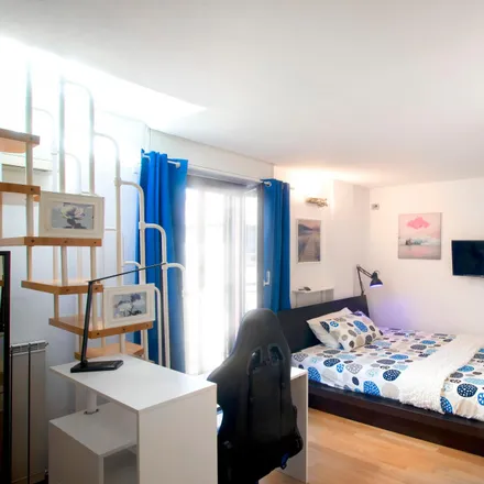 Rent this 2 bed room on Via Giulio e Corrado Venini in 89, 20127 Milan MI