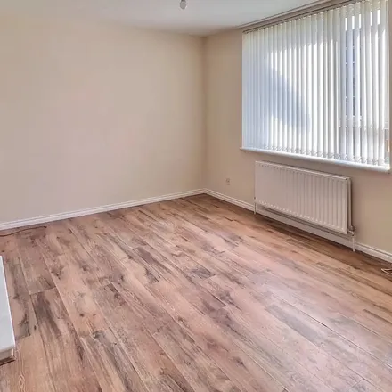 Image 2 - Tullyroan Drive, Portadown, BT62 3TP, United Kingdom - Apartment for rent