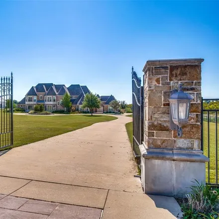 Rent this 5 bed house on 506 East Tripp Road in Sunnyvale, Dallas County