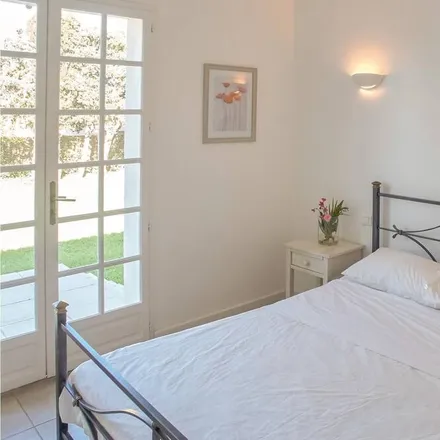 Rent this 5 bed house on Thézan-lès-Béziers in Rue Edmond Rostand, 34490 Thézan-lès-Béziers