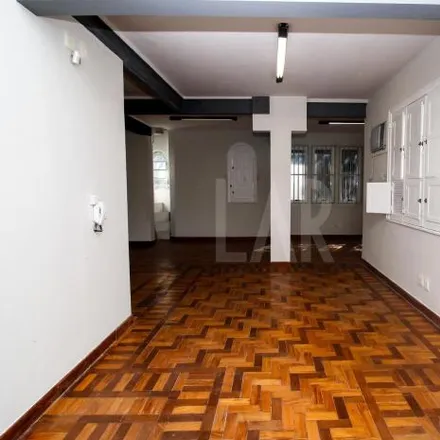 Rent this studio house on Rua Santo Antônio do Monte in Santo Antônio, Belo Horizonte - MG