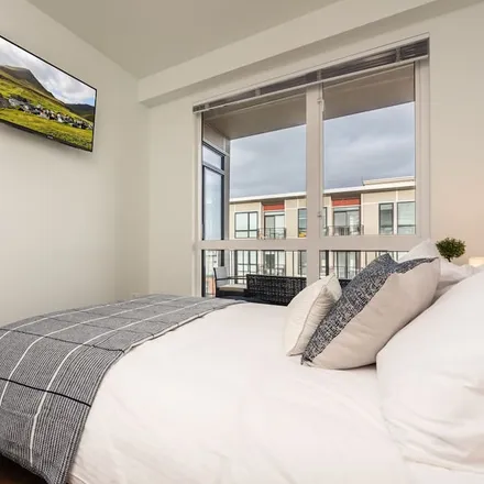 Image 9 - Fairfield, Victoria, BC V8W 0C6, Canada - Apartment for rent