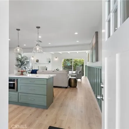 Image 3 - 16612 Cohasset Street, Los Angeles, CA 91406, USA - House for sale