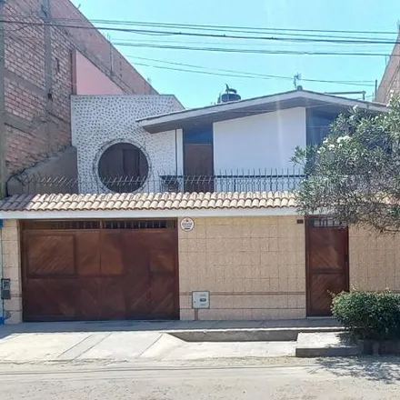 Image 2 - Giordano Bruno, San Martín de Porres, Lima Metropolitan Area 15031, Peru - House for sale