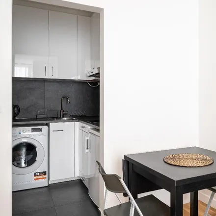 Rent this 2 bed apartment on 12 Avenue du Maine in 75015 Paris, France