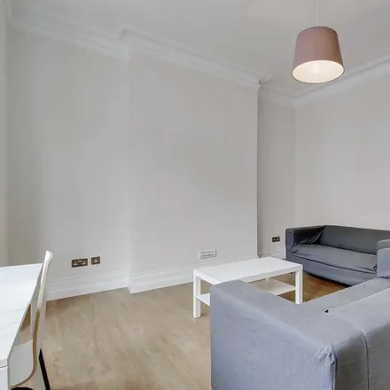 Image 5 - 23 Ormiston Grove, London, W12 0JT, United Kingdom - Apartment for rent