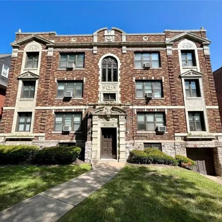 Image 1 - 4417 Forest Park Avenue, St. Louis, MO 63110, USA - House for sale