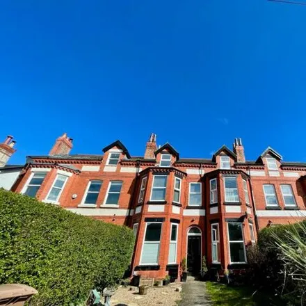 Rent this studio apartment on 12 Queen's Road in Hoylake, CH47 2AH