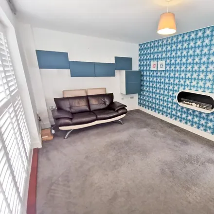 Rent this 3 bed duplex on Michaelmas Street in Whickham, NE8 2GP