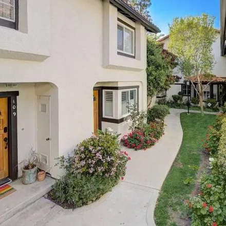 Buy this 1 bed condo on Horseshoe Circle in Calabasas, CA 91302