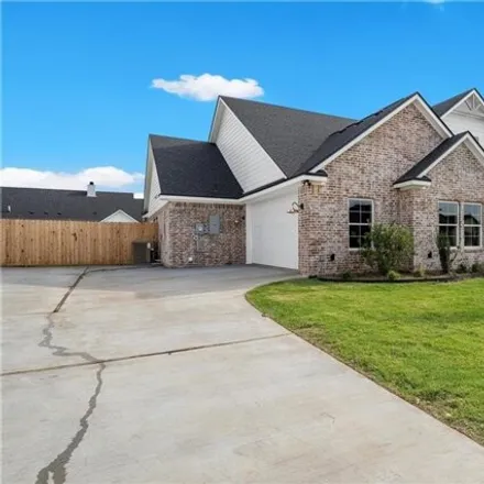 Image 2 - 10201 Creekside Lane, Waco, TX 76712, USA - House for sale