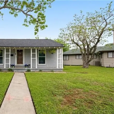 Buy this 2 bed house on 608 Texas Avenue in Corpus Christi, TX 78404