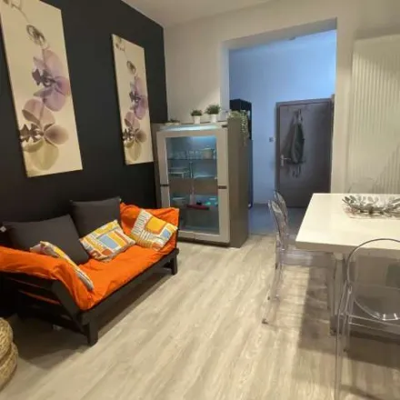 Rent this 1 bed apartment on Avenue d'Auderghem - Oudergemlaan 316 in 1040 Etterbeek, Belgium