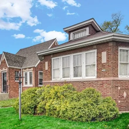 Image 1 - 10152 South Calumet Avenue, Chicago, IL 60628, USA - House for sale